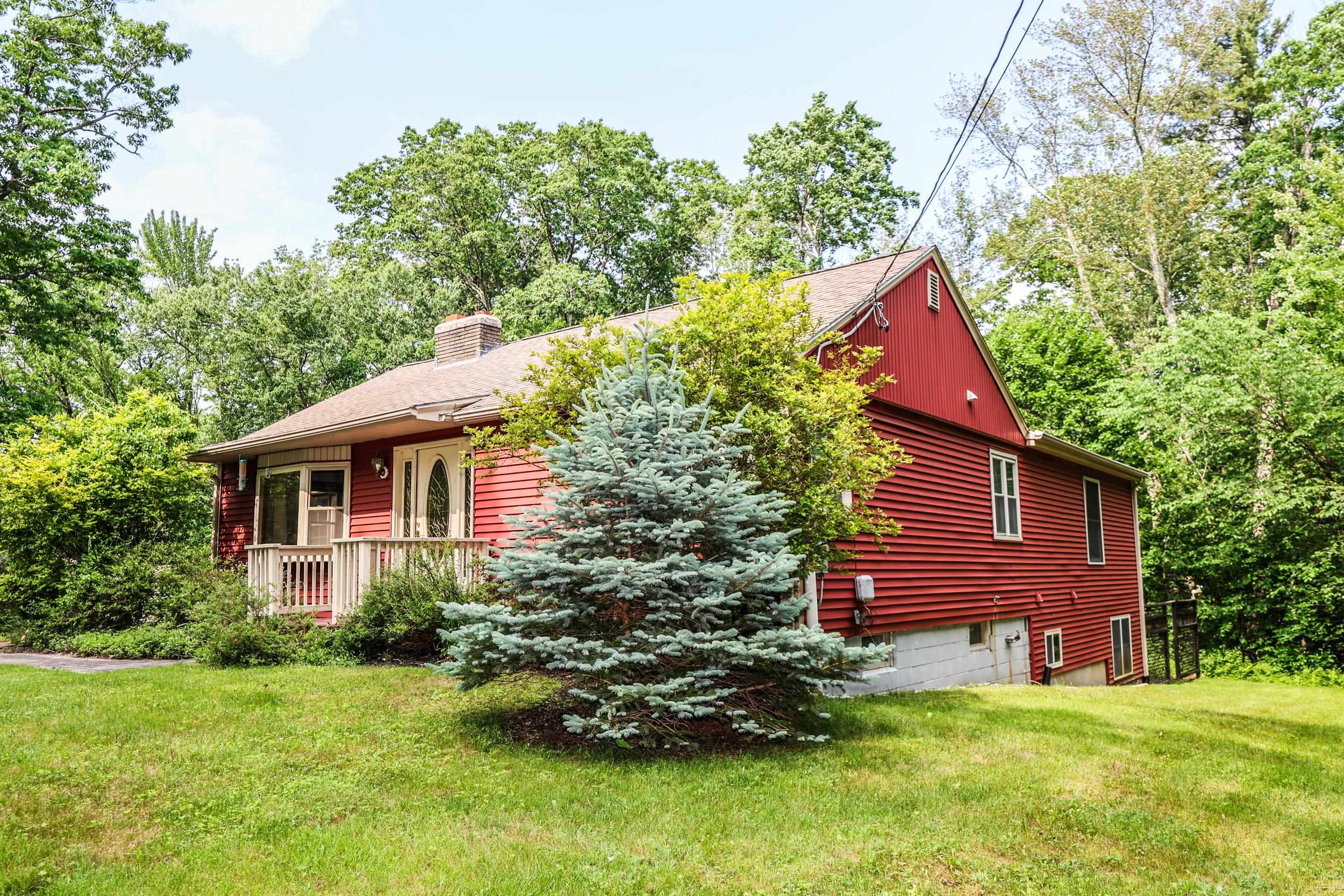 21 Holbrook Road Bedford, NH 03110 - Photo 4 of 24