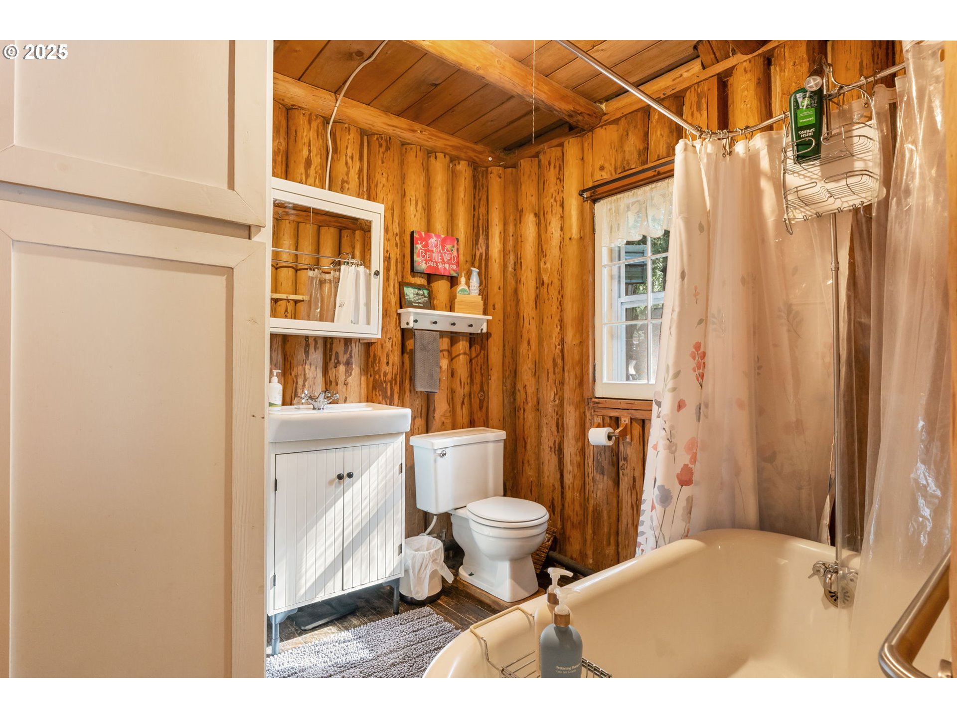 26709 East Henry Creek Road Rhododendron, OR 97049 - Photo 20 of 37 Bathroom