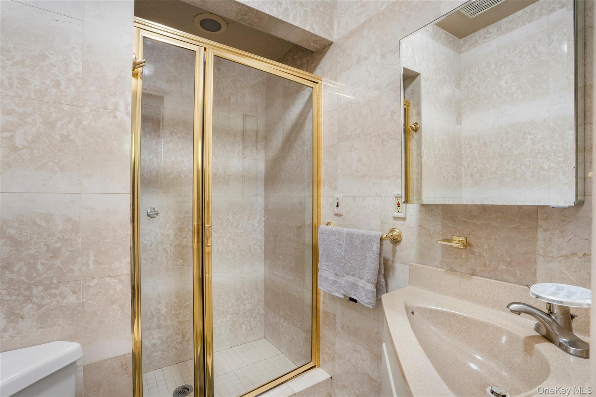 197 Coligni Avenue New Rochelle, NY 10801 - Photo 16 of 36