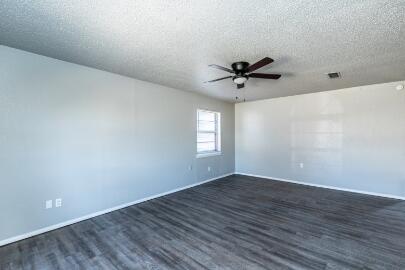 6305 29th Street Lubbock, TX 79407 - Photo 5 of 23 2f282c2a-dc8a-43a4-9067-8de56d204cfc