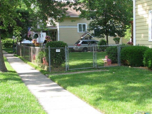 322 Maple Street Howell, MI 48843 - Photo 12 of 24 IMG_1329_1.JPG