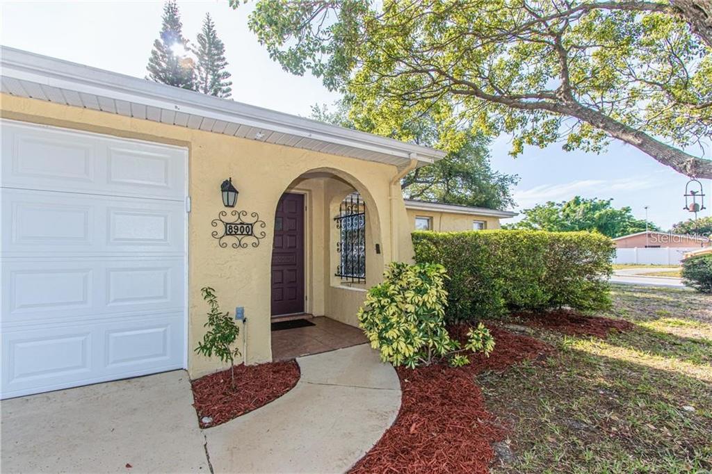 8900 Lido Lane Port Richey, FL 34668 - Photo 3 of 48