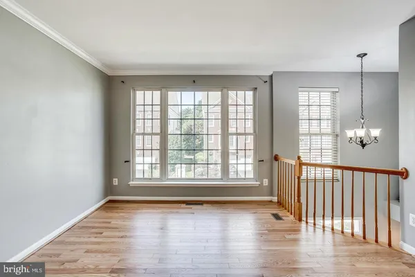 $2,850 | 25242 Dunvegan Square, Chantilly, VA 20152