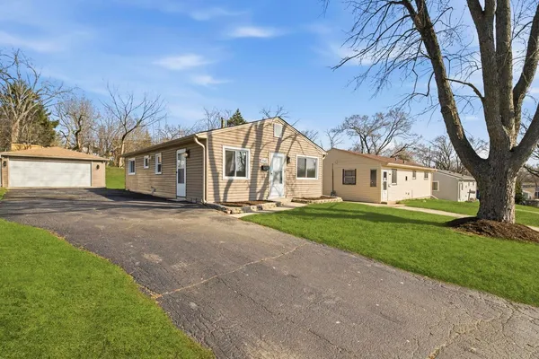 $299,499 | 1543 Highland Avenue, Glendale Heights, IL 60139