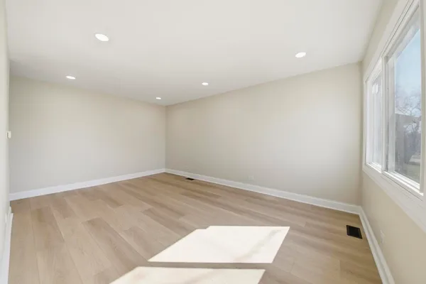 $299,499 | 1543 Highland Avenue, Glendale Heights, IL 60139