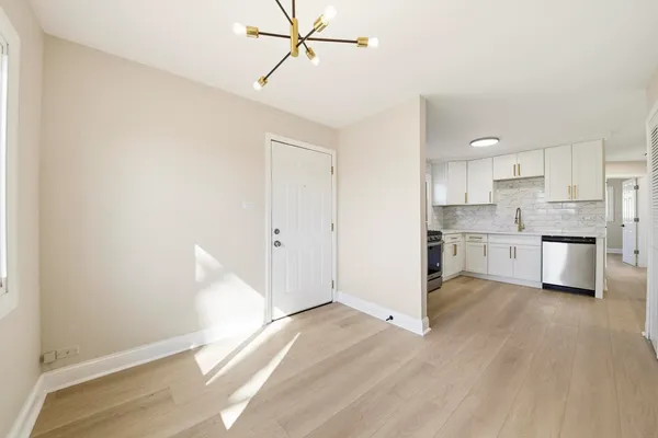 $299,499 | 1543 Highland Avenue, Glendale Heights, IL 60139