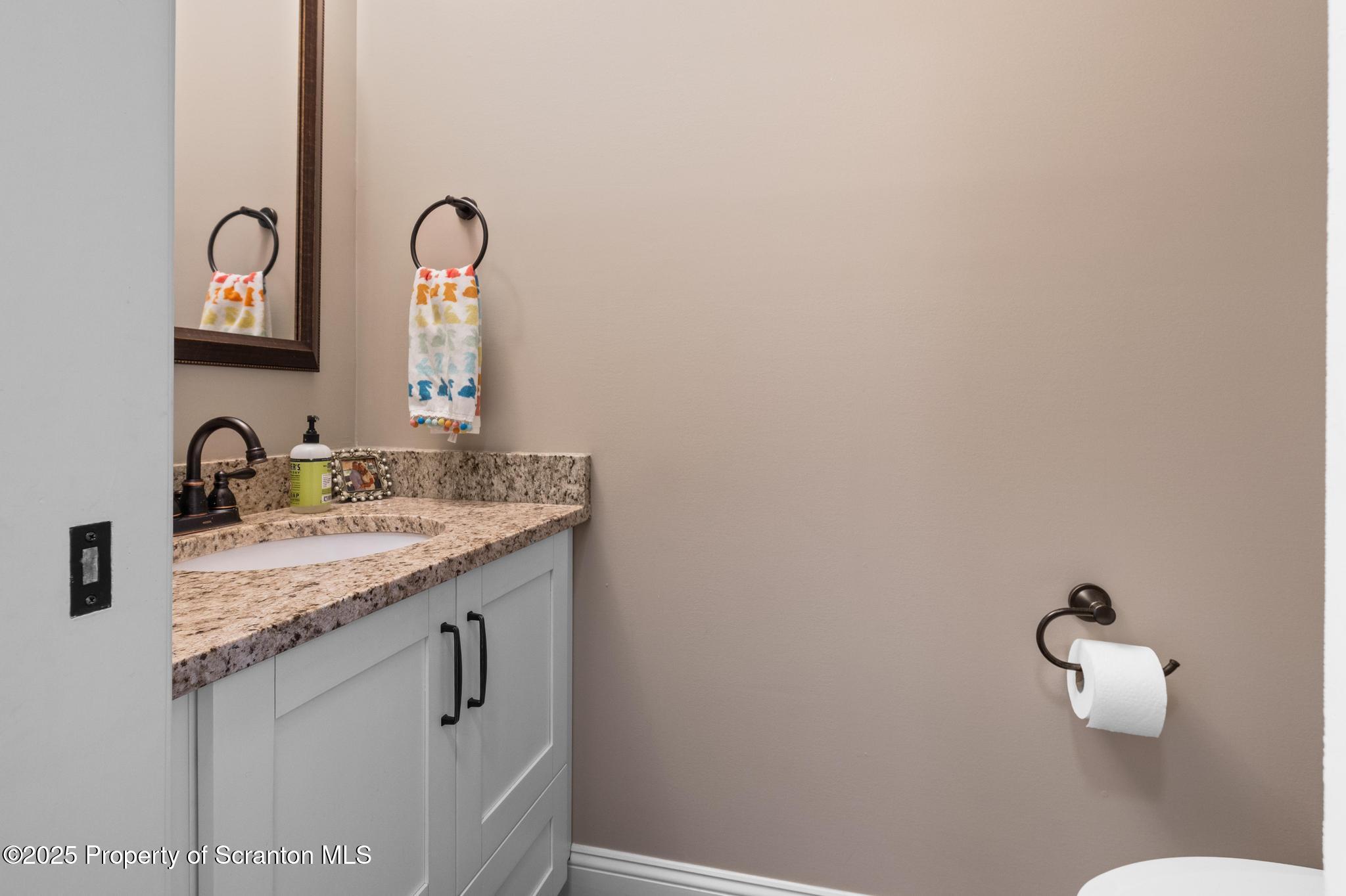 207 Carpenter Hill Road Clarks Summit, PA 18411 - Photo 17 of 54 1/2 Bathroom