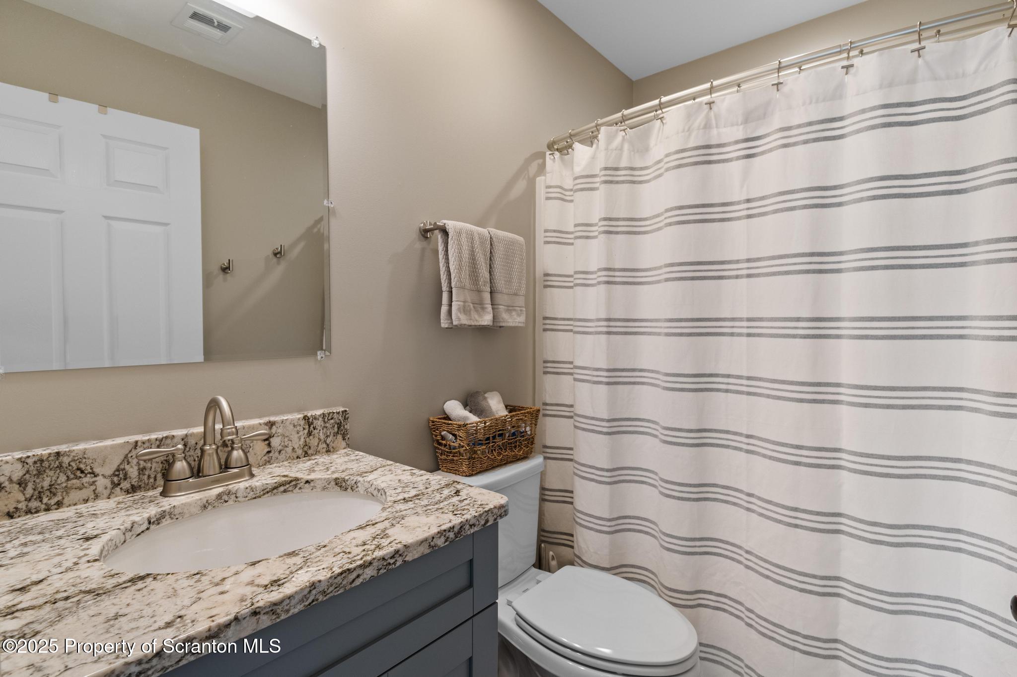 207 Carpenter Hill Road Clarks Summit, PA 18411 - Photo 28 of 54 Full Bathroom