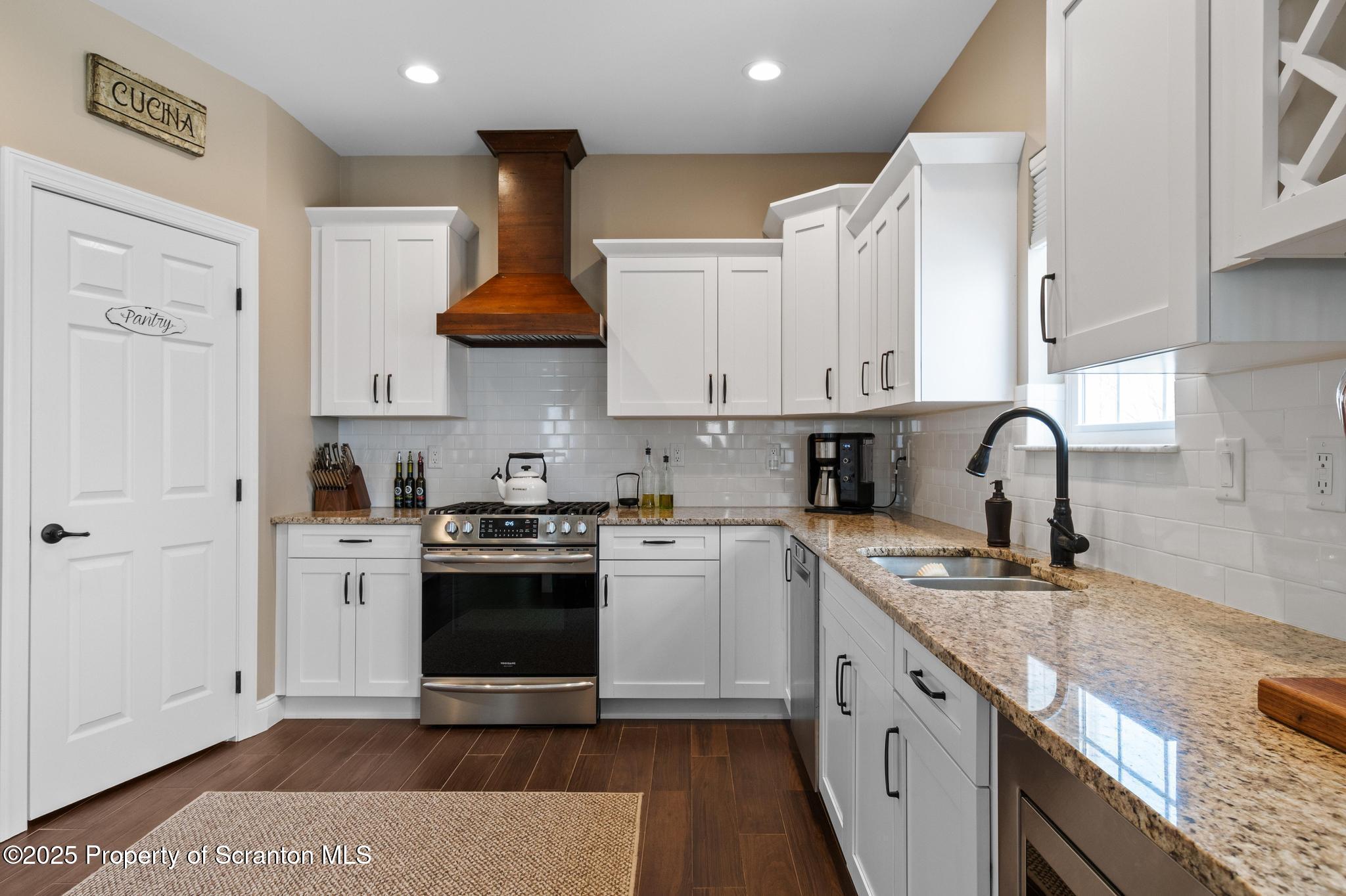 207 Carpenter Hill Road Clarks Summit, PA 18411 - Photo 8 of 54 Kitchen
