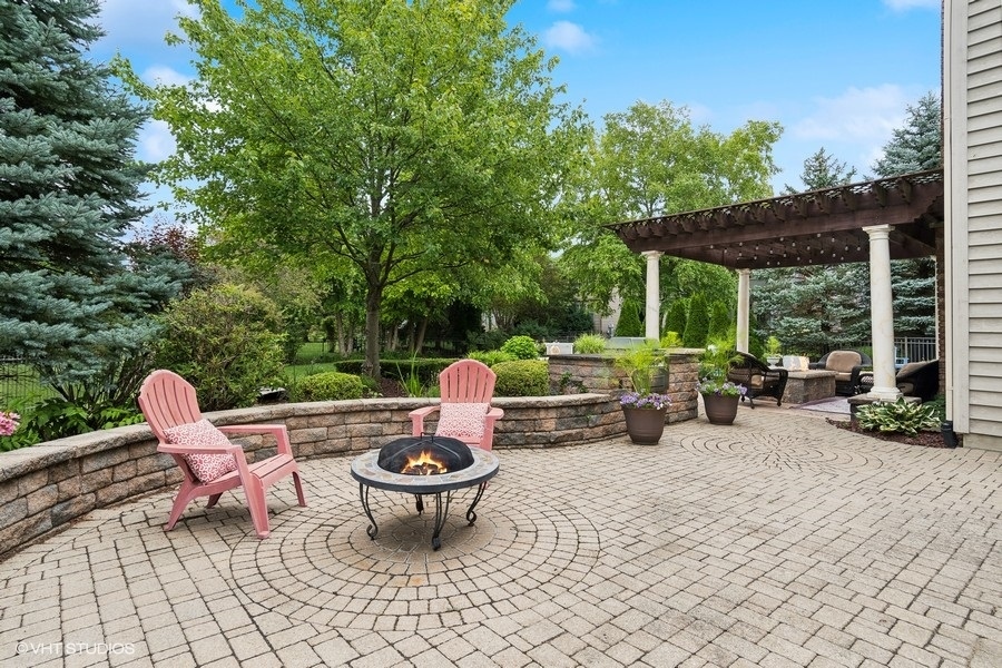 3179 Kingbird Lane Naperville, IL 60564 - Photo 12 of 52 a view of a lounge chairs in the patio