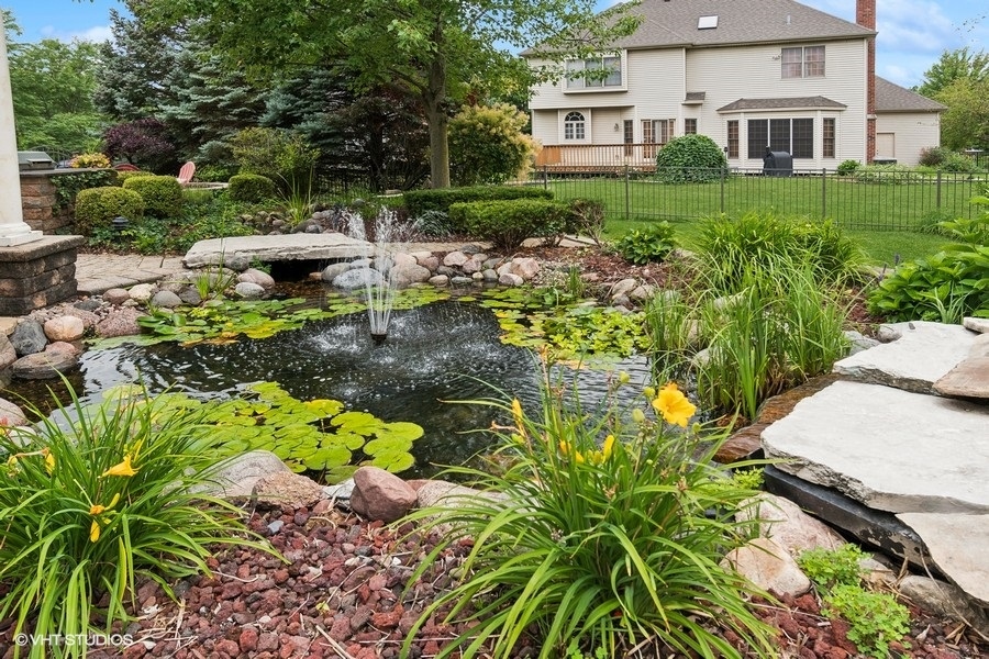 3179 Kingbird Lane Naperville, IL 60564 - Photo 6 of 52 a view of a garden with a house