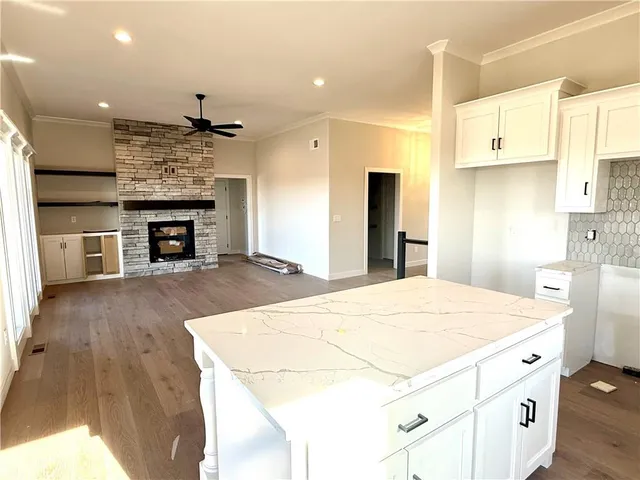 $619,900 | 9810 North Laurel Avenue, Kansas City, MO 64157