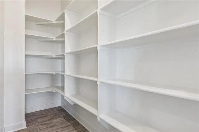 $619,900 | 9810 North Laurel Avenue, Kansas City, MO 64157