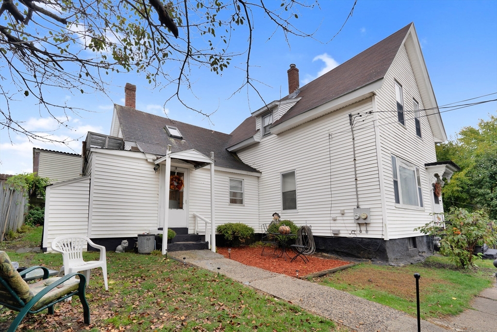 58 Maple Street Lowell, MA 01852 - Photo 3 of 6 Gallery Image 3