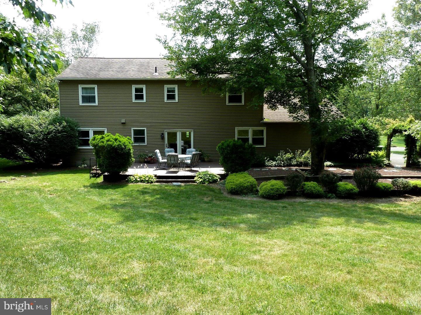 42 Pheasant Road Doylestown, PA 18901 - Photo 20 of 22 Exterior Back