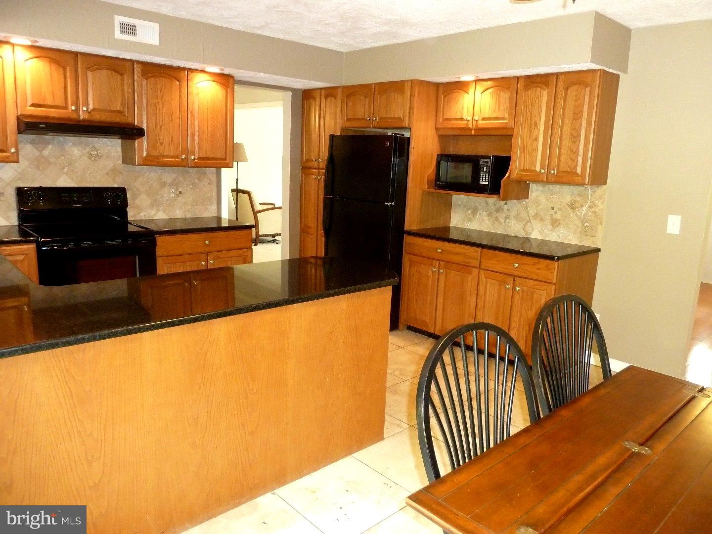 42 Pheasant Road Doylestown, PA 18901 - Photo 4 of 22 Kitchen