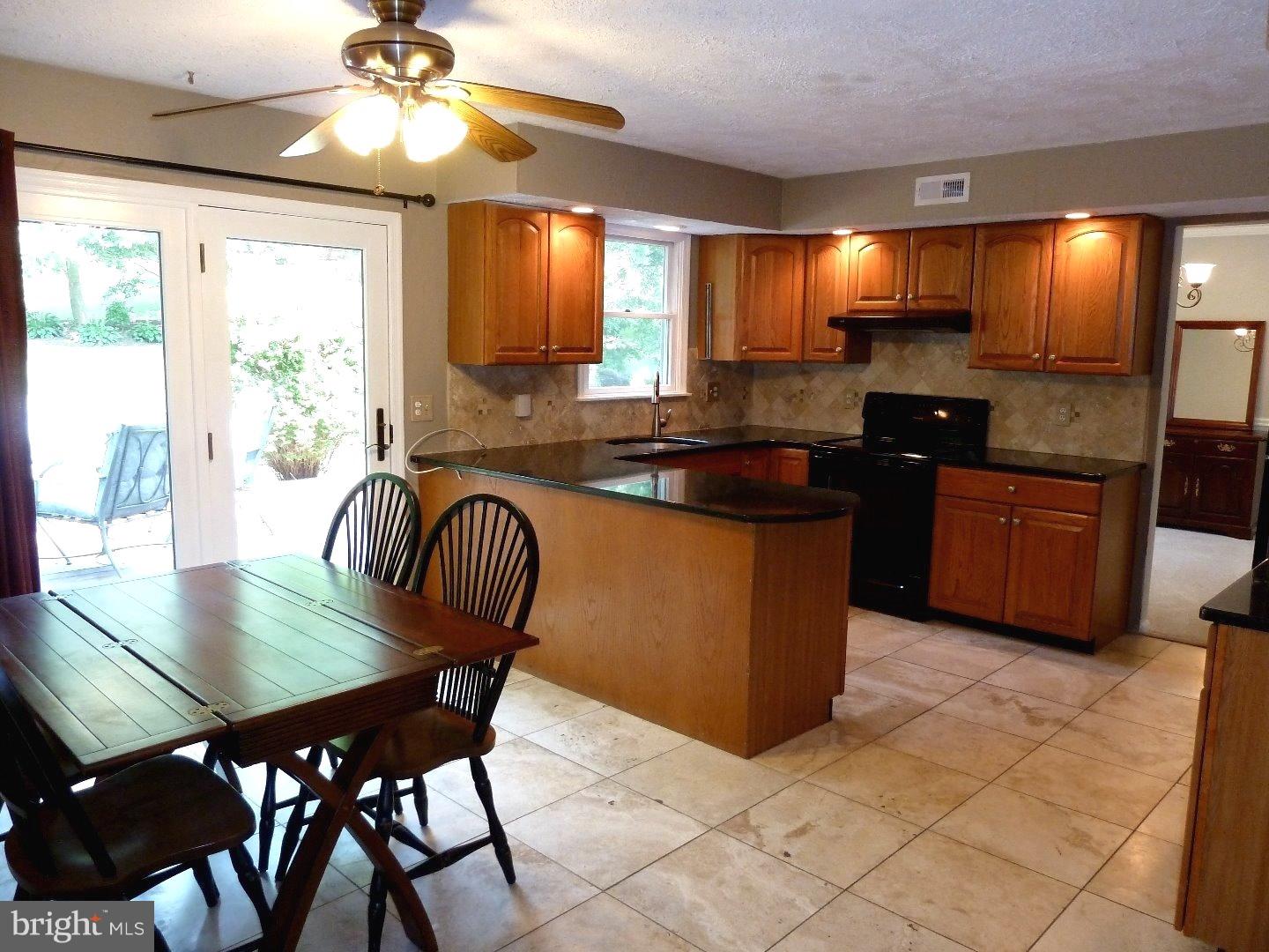 42 Pheasant Road Doylestown, PA 18901 - Photo 5 of 22 Kitchen