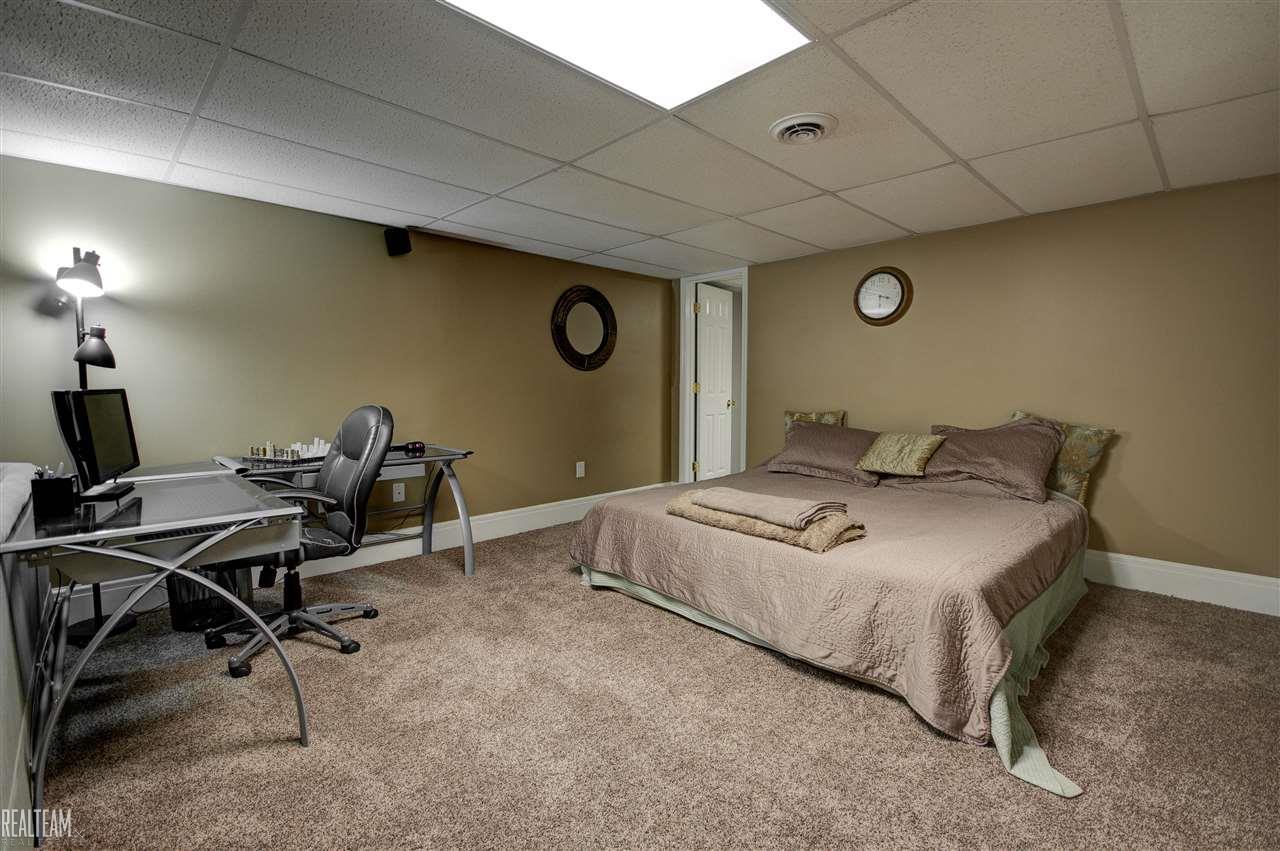 921 Dakota Rochester Hills, MI 48307 - Photo 37 of 46