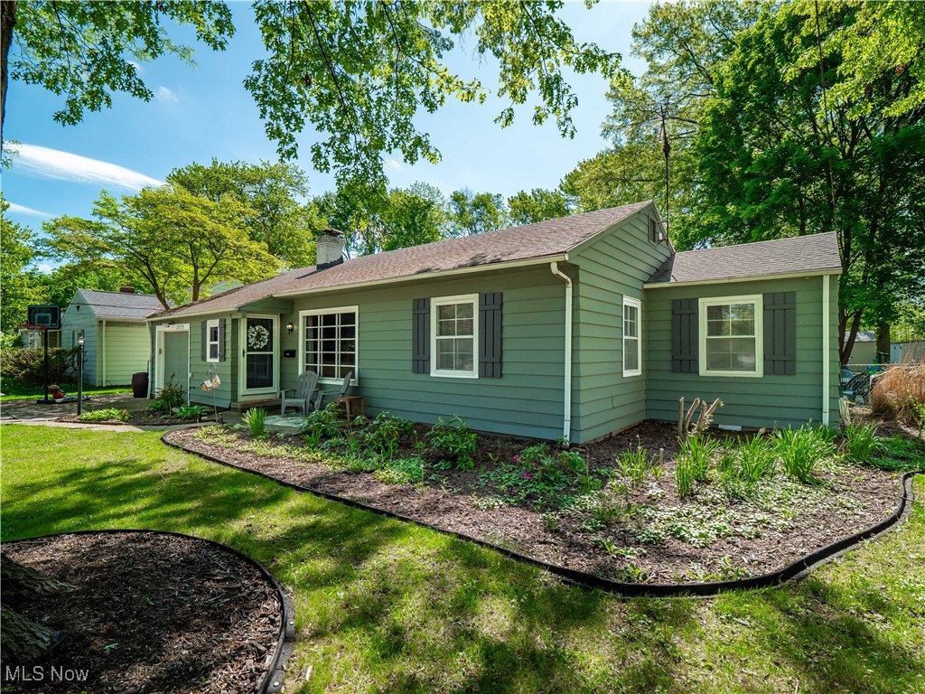 21711 Mastick Road Cleveland, OH 44126 - Photo 3 of 30