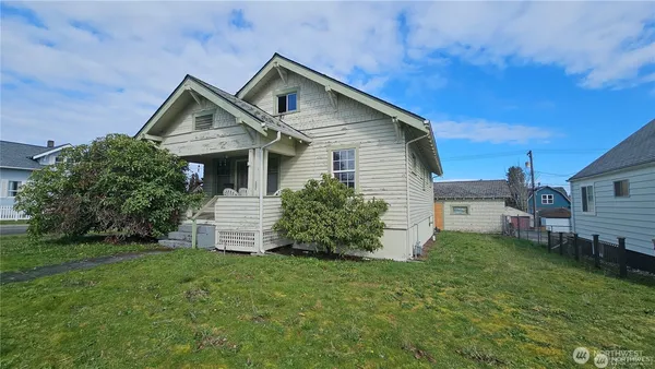 $435,000 | 423 South 34th Street, Tacoma, WA 98418