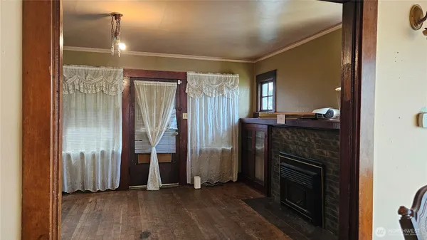 $435,000 | 423 South 34th Street, Tacoma, WA 98418