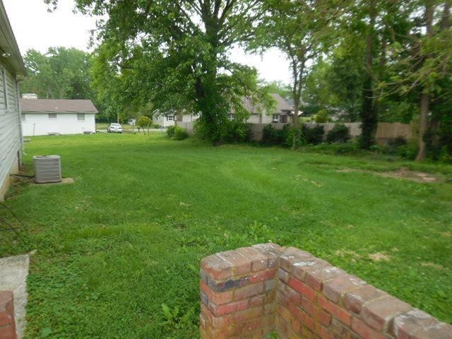 25 Spring Street Winchester, KY 40391 - Photo 6 of 16 Back Yard