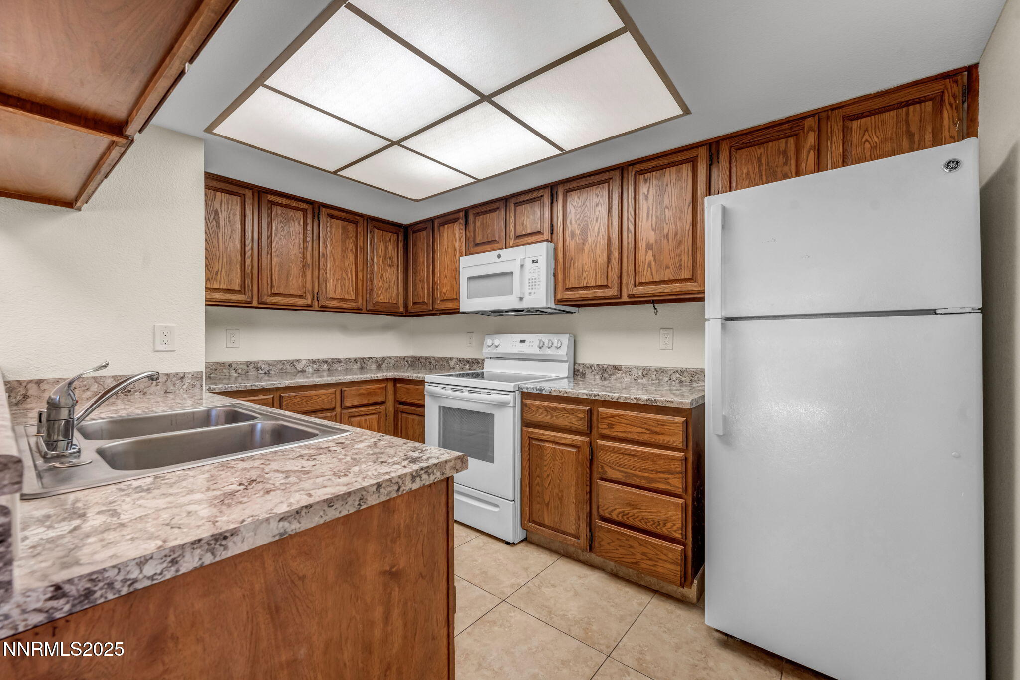 3095 Lakeside Drive, Unit 102 Reno, NV 89509 - Photo 3 of 31 11-web-or-mls-3095-lakeside-dr-102