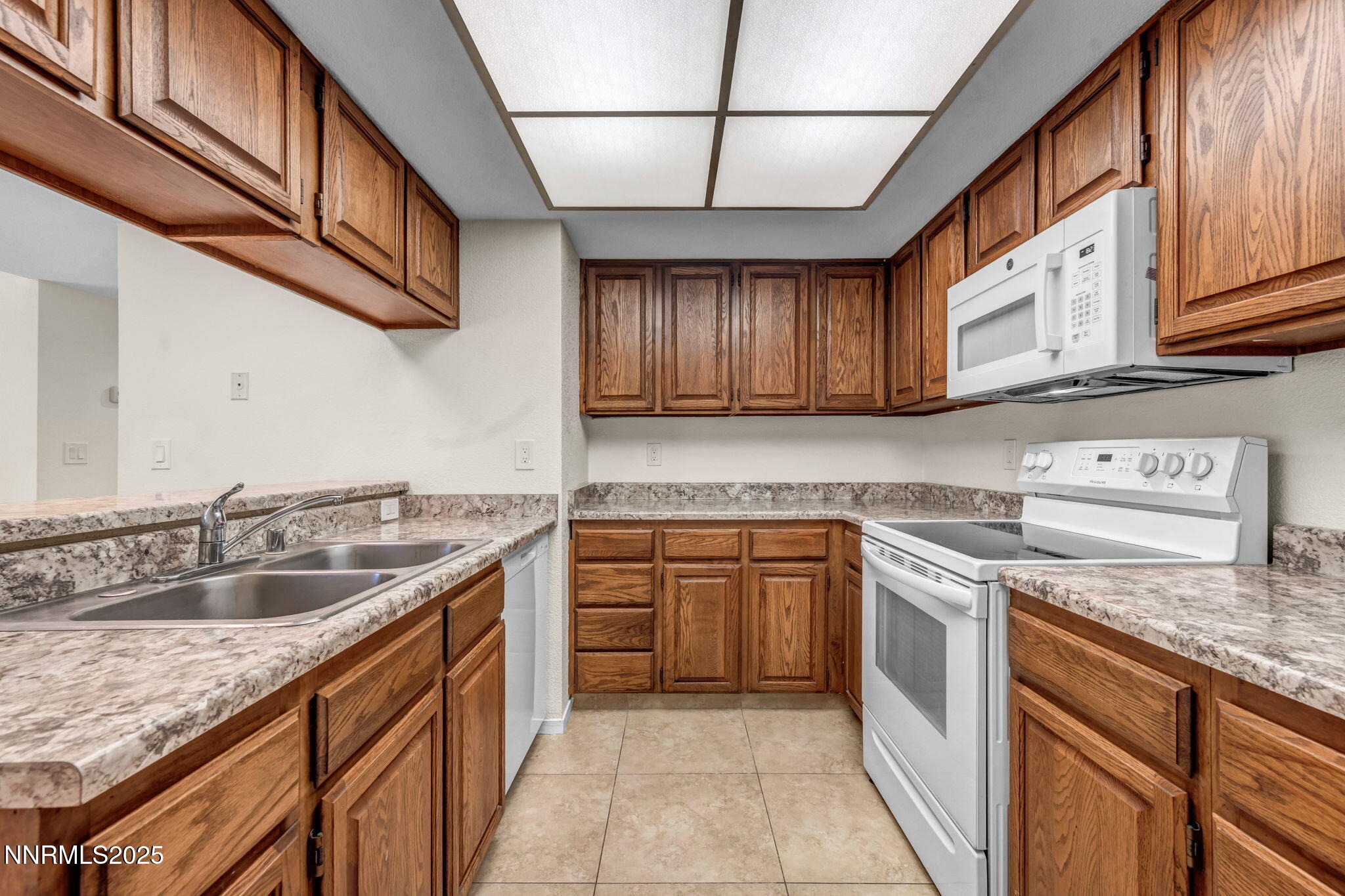 3095 Lakeside Drive, Unit 102 Reno, NV 89509 - Photo 4 of 31 12-web-or-mls-3095-lakeside-dr-102