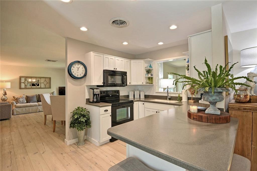 365 Fiddlewood Road Vero Beach, FL 32963 - Photo 12 of 36 Gallery Image 12