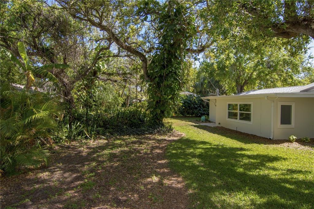 365 Fiddlewood Road Vero Beach, FL 32963 - Photo 29 of 36 Gallery Image 29