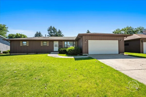$365,000 | 13 North Weston Avenue, Elgin, IL 60123