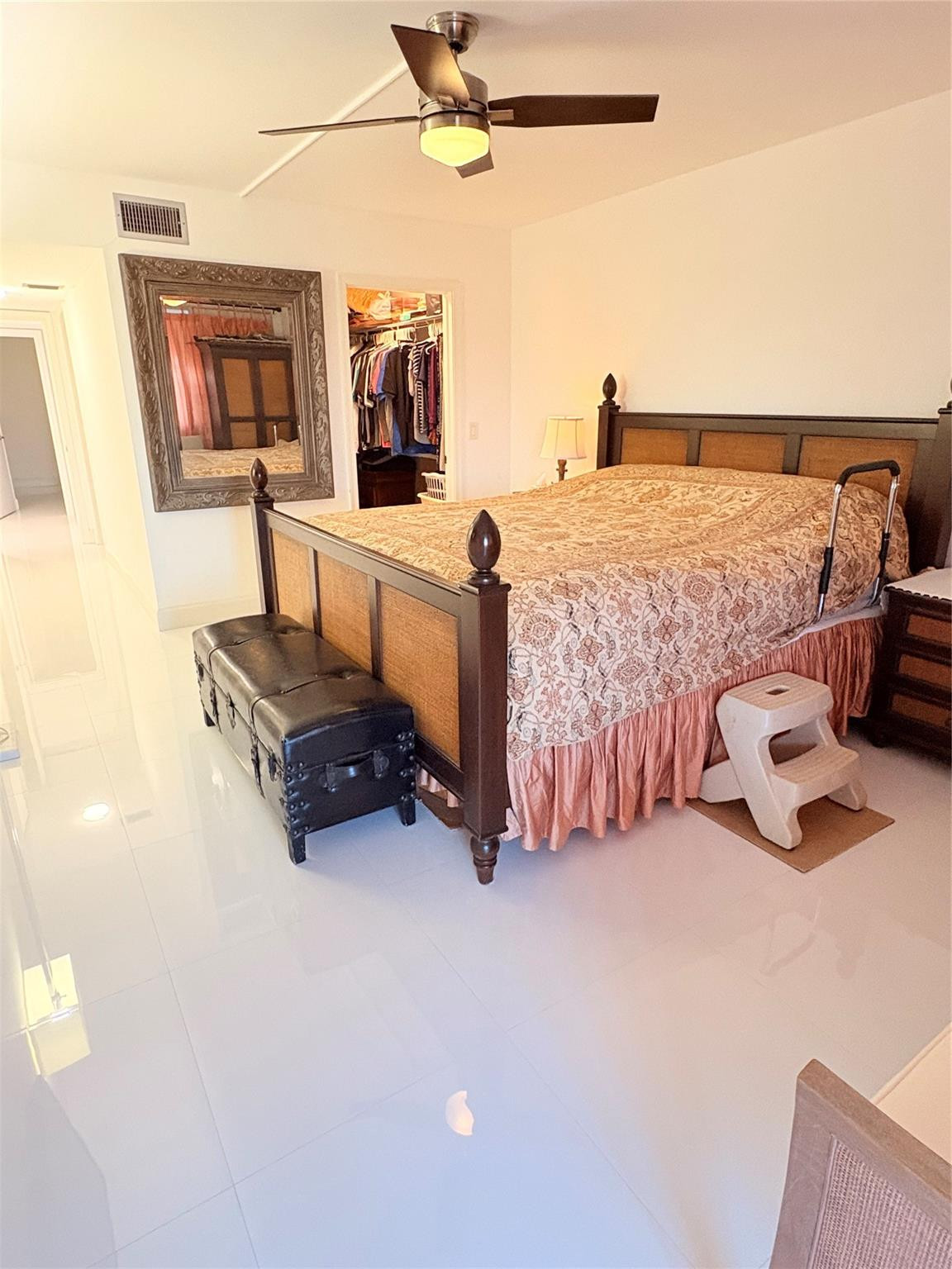 23099 Barwood Lane North, Unit 308 Boca Raton, FL 33428 - Photo 7 of 10 a living room with furniture