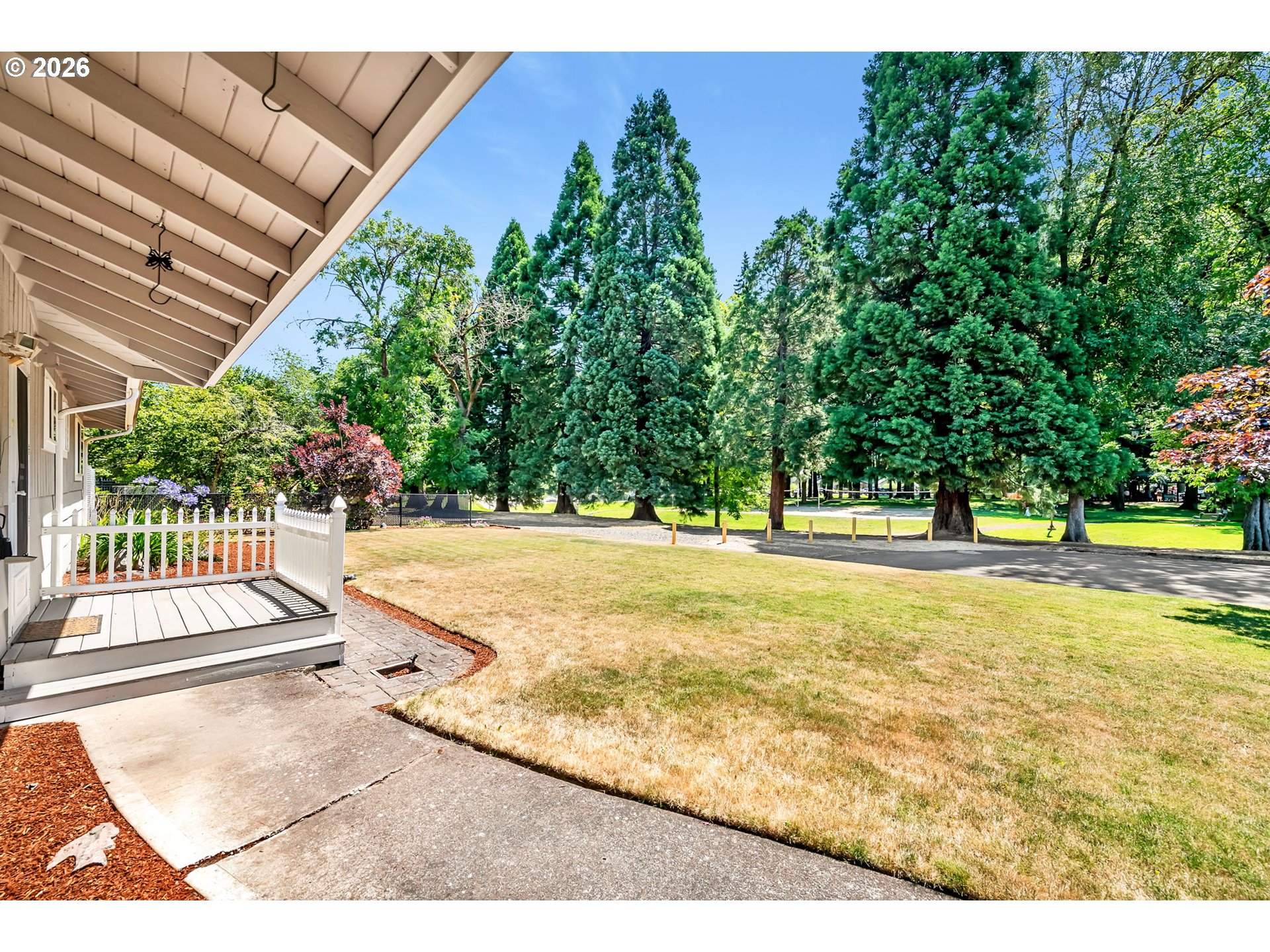 681 Hatton Avenue Eugene, OR 97404 - Photo 4 of 46