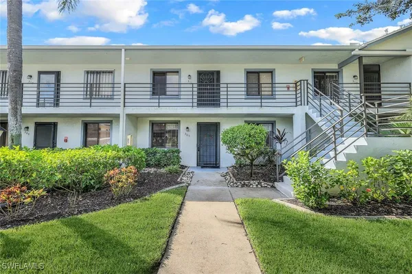 $3,500 | 12500 Cold Stream Drive, Unit 305, Fort Myers, FL 33912