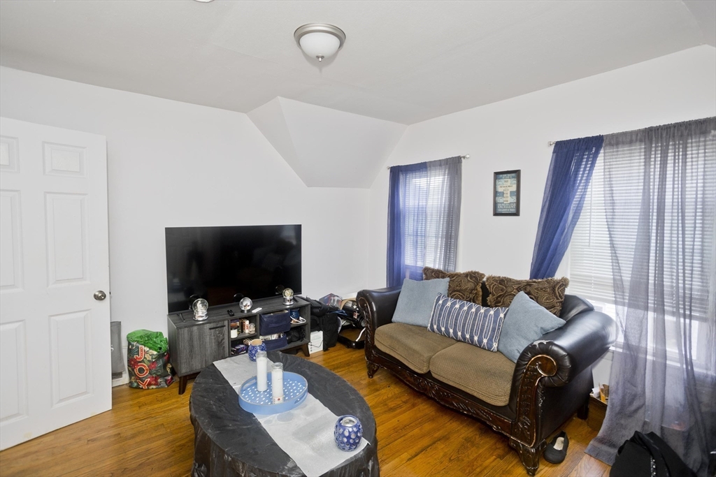 90 Andrew Street Springfield, MA 01109 - Photo 11 of 26