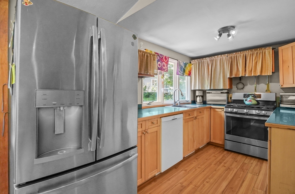 12 Juniper Road Lakeville, MA 02347 - Photo 7 of 42