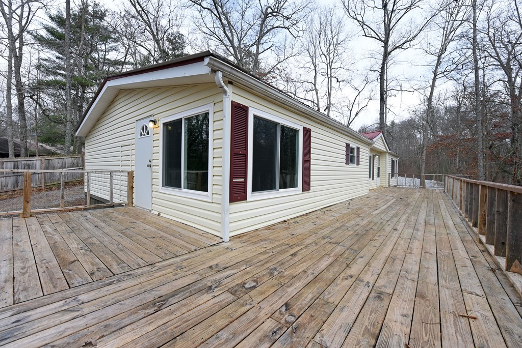 85 Truelove Road Blairsville, GA 30512 - Photo 20 of 35 a view of house with wooden floor and fence