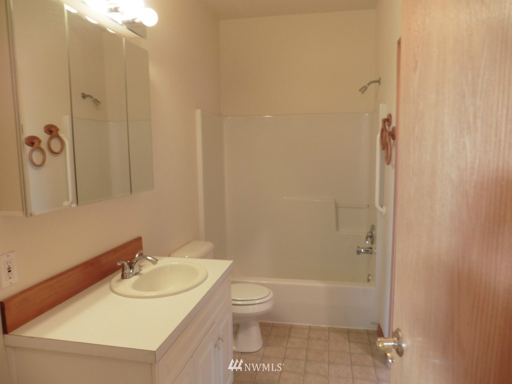 18124 Cider Court Southwest Rochester, WA 98579 - Photo 11 of 21