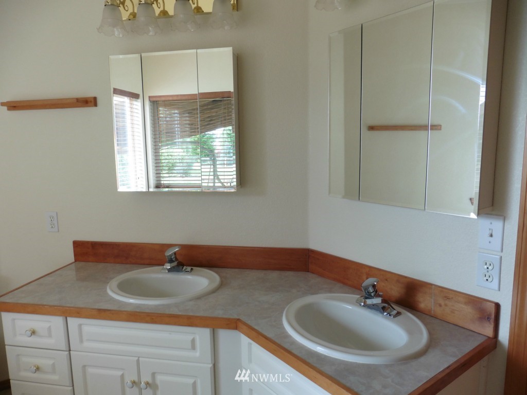 18124 Cider Court Southwest Rochester, WA 98579 - Photo 15 of 21