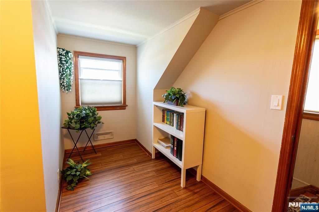 93 Brighton Road Clifton, NJ 07012 - Photo 16 of 32