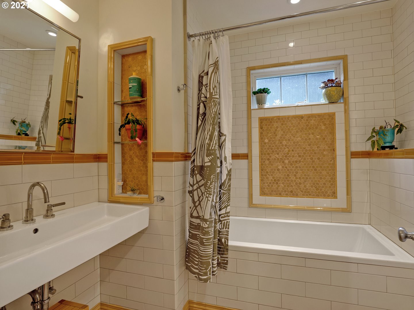 3550 Southwest Woods Street Portland, OR 97221 - Photo 16 of 22 Gallery Image 16