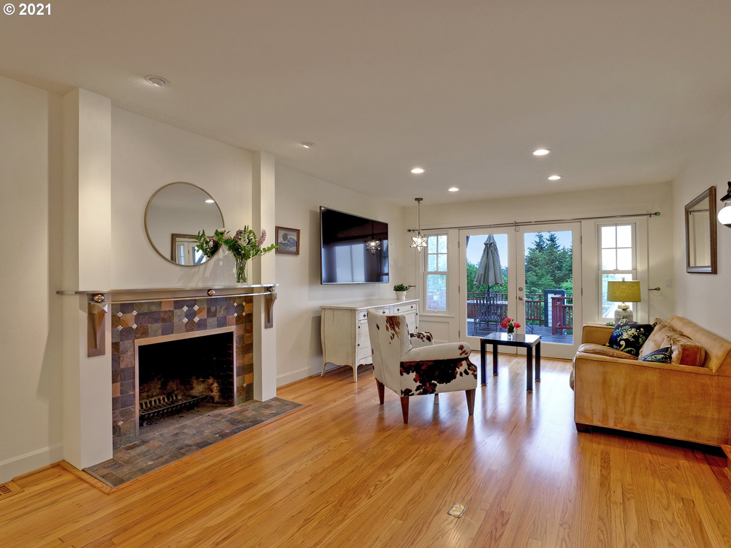 3550 Southwest Woods Street Portland, OR 97221 - Photo 3 of 22 Gallery Image 3