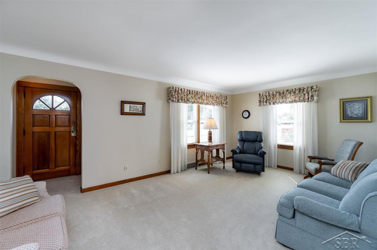 822 Shattuck Road Saginaw, MI 48604 - Photo 10 of 28 50053702-10.JPG