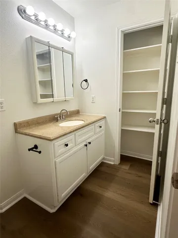 $1,500 | 176 Binnacle Court, Unit A, Willis, TX 77318