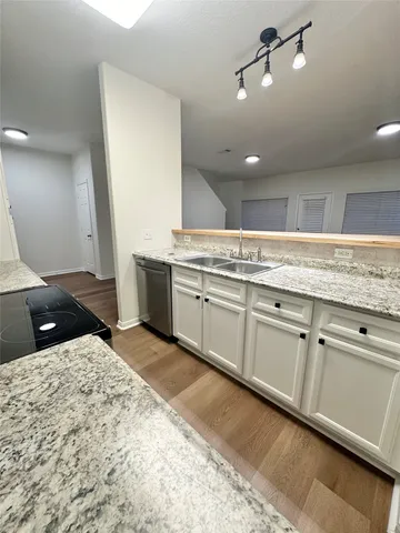 $1,475 | 176 Binnacle Court, Unit A, Willis, TX 77318