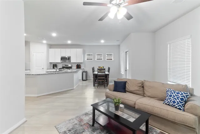 $269,800 | 214 Water Grass Trail, Clute, TX 77531