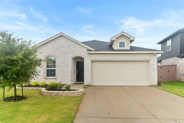 $269,800 | 214 Water Grass Trail, Clute, TX 77531