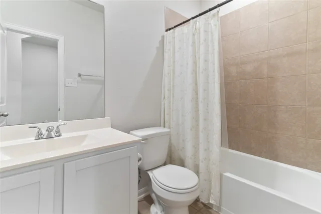 $269,800 | 214 Water Grass Trail, Clute, TX 77531