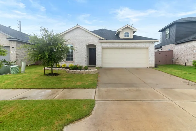 $269,800 | 214 Water Grass Trail, Clute, TX 77531
