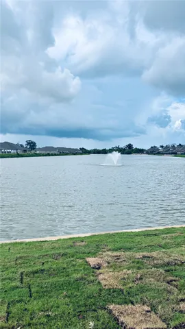 $269,800 | 214 Water Grass Trail, Clute, TX 77531